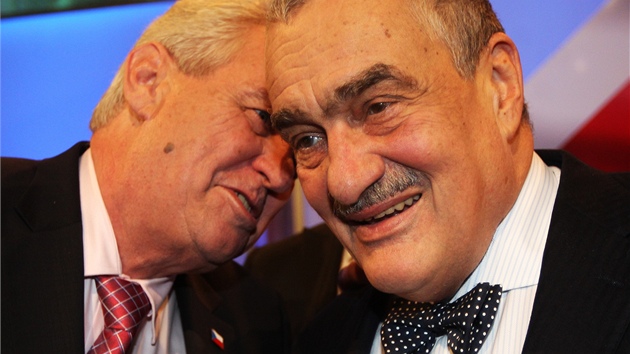 Milo Zeman a Karel Schwarzenberg se setkali v druh televizn debat.