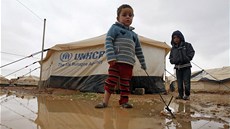 Syrské dti v uprchlickém táboe v jordánském Mafraku (10. ledna 2013)