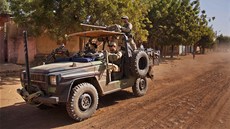 Francouztí vojáci postupují na sever Mali. (16. ledna 2013)