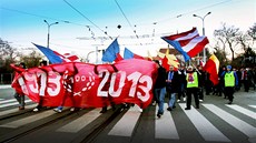 Fanou�ci brn�nské fotbalové Zbrojovky uspo�ádali ke století klubu pochod za