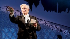 John Lithgow v divadelním p�edstavení Soudce