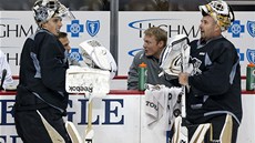 SEZNÁMENÍ. Tomá Vokoun (vpravo) se v Pittsburghu seznámil se svým novým...