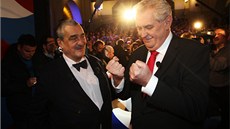 Prezidenttí kandidáti Karel Schwarzenberg a Milo Zeman bhem televizní debaty...