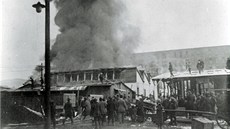 5. února 1919 vypukl v továrním areálu požár svrškového skladiště. Někteří muži