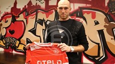 ZASE SLÁVISTOU. Martin Latka bude od nového soutního roníku opt oblékat dres Slavie.