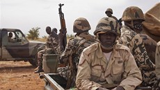 Maliská armáda bojuje s islamisty vemi monými prostedky. Na snímku...