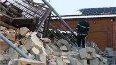 V Pavlov� na ��ársku se z�ítil d�m po explozi akumula�ních nádr�í na oh�ev vody.