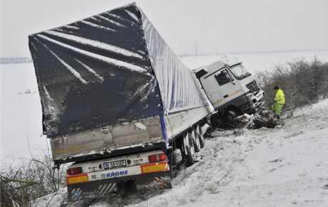 Na dálnici D2 na Beclavsku zahynul v pondlí ráno idi rumunského kamionu.