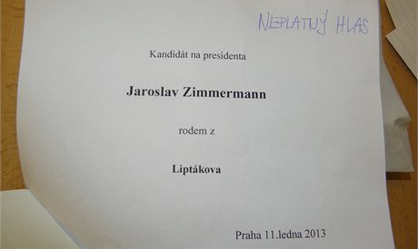 Prvn kolo prezidentskch voleb. V jedn z oblek byl vlastnorun vyroben