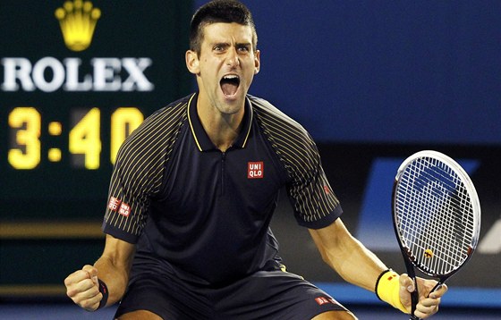 JÁ JSEM VYHRÁL! Novak Djokovi slaví tetí triumf v ad na Australian Open.