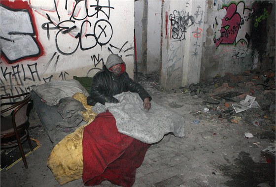 Nejvíce lidí bez domova hledá úkryt ped mrazivými nocemi v areálu bývalé