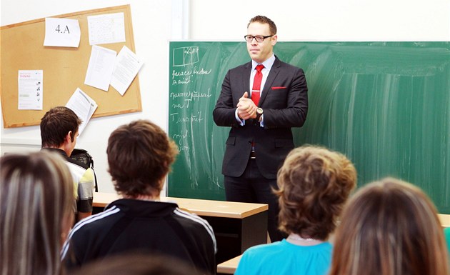 St�ední �kola informatiky a ekonomie Delta - Shane Siegel z americké ambasády