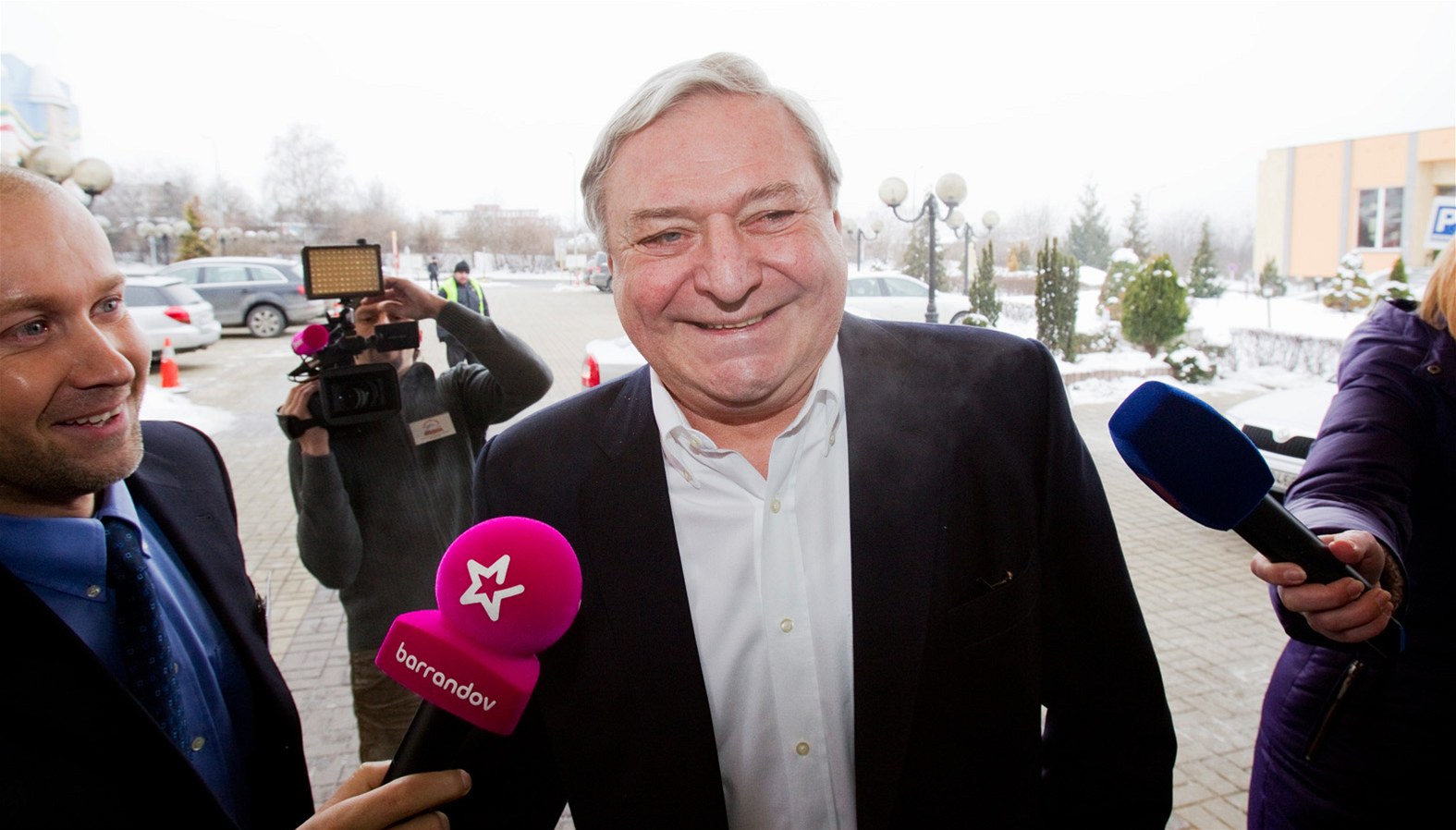 Do volebního �tábu Milo�e Zemana dorazil i jeho p�ítel a poradce Miroslav