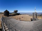 Panoramatický snímek z vrcholu Snky.