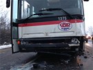 Sráka autobusu a osobního auta nedaleko Buthradu(24. ledna 2013).