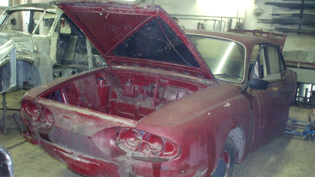 Renovace prototypu vozu Tatra 603 A byla n�ro�n�. (24. ledna 2013)