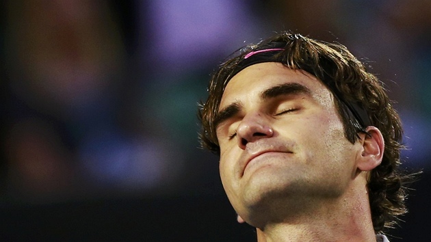 NJAK TO NEJDE... Roger Federer v semifinle Australian Open proti Andy Murraymu.