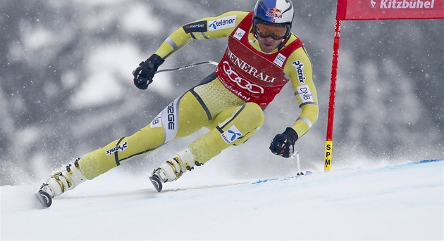 VTZ. Aksel Lund Svindal na trati superobho slalomu v Kitzbhelu. 