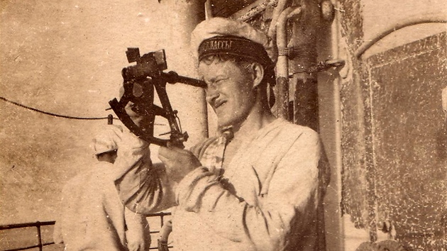 Děda námořník a sextant