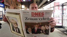 Kameloti v Brn� rozdávali zvlá�tní vydání MF DNES.