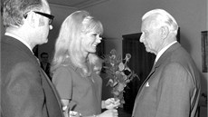 V září roku 1968 přišla na Pražský hrad za prezidentem Svobodou i zpěvačka...