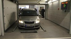 Automatický parkovací d�m ve Slaném