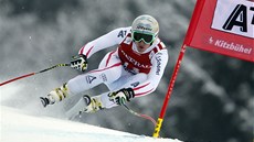 RAKOUSKÁ NADJE. Matthias Mayer na trati superobího slalomu v Kitzbühelu. 