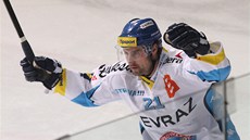 Vítkovický hokejista Rudolf Huna se raduje z gólu proti rivalovi z Třince,
