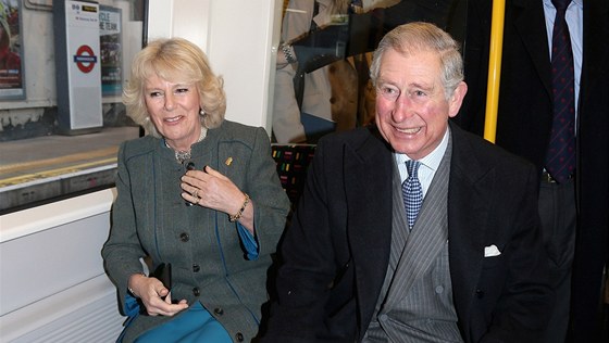 Britský princ Charles jel po 33 letech londýnským metrem (29. ledna 2013).