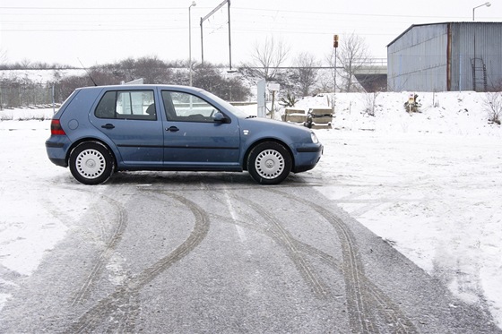 VW Golf tvrté generace z roku 2003