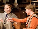 Rowan Atkinson a Felicity Montague v divadelní hře Quartermaine's Terms