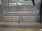 Mu bronzovou plastiku ukradl z hrobu zakladatele Dalovic, barona Friedricha