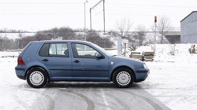 VW Golf tvrt generace z roku 2003