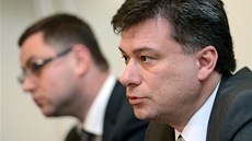 Ministr spravedlnosti Pavel Bla�ek a nejvy��í státní zástupce Pavel Zeman