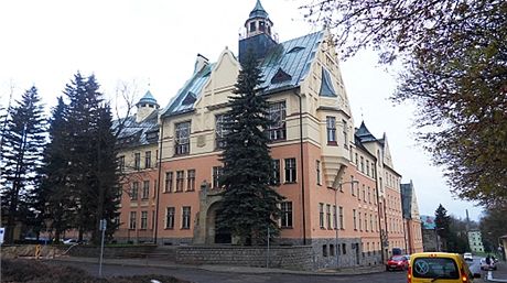 Oprava historické budovy gymnázia v Rumburku stála tém 63 milion korun.