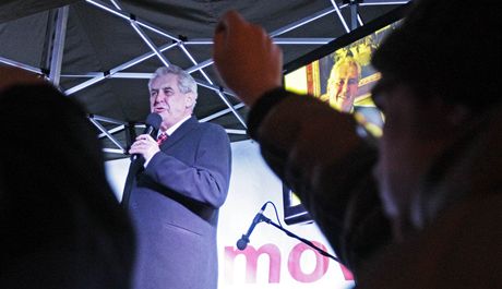 Milo Zeman v Pardubicích. Kdy trousil své bonmoty v prosinci na Perntýnském