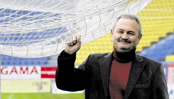 Frantiek Hrdlika pemýlel s leny Kabátu o koncertu na fotbalovém stadionu v Teplicích nkolik let.