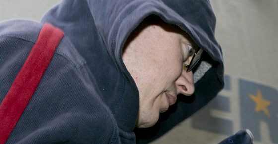 Jeffrey Paul Delisle u soudu v Halifaxu (8. února 2013)