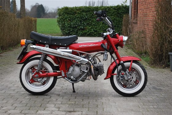 Pvodn Honda DAX