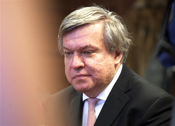 Pípad lékae Jaroslava Bartáka se vrátí k Mstskému soudu v Praze.