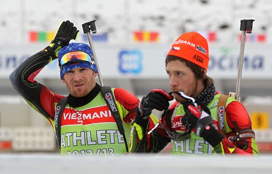 PI TRÉNINKU. Michal lesingr a Jaroslav Soukup (vpravo) v djiti biatlonového