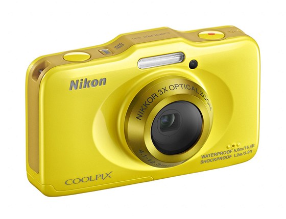Nejlevnější novinku představil Nikon. Jednoduchý COOLPIX S31 nestojí ani 2 000 korun