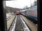 V Adamov na Blanensku jel vlak EuroCity po koleji, na které stál osobák.