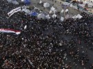 Pohled na námstí Tahrír v Káhie, kde se i v pátek 8. února 2013 sely stovky
