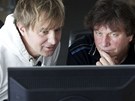 Petr Kotvald (vlevo) a Stanislav Hloek pi online rozhovoru se tenái...