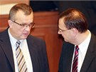 Premiér Petr Neas a ministr financí Miroslav Kalousek v Poslanecké snmovn