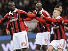JSI NÁ HRDINA! Fotbalisté AC Milán bí gratulovat útoníkovi Mariu