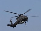 Sledovací systém ARGUS-IS pi testování zavený pod vrtulníkem Black Hawk
