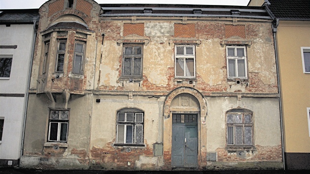 V dom v Mostecké ulici v Jirkov bydlelo nkolik problémových rodin. Ty