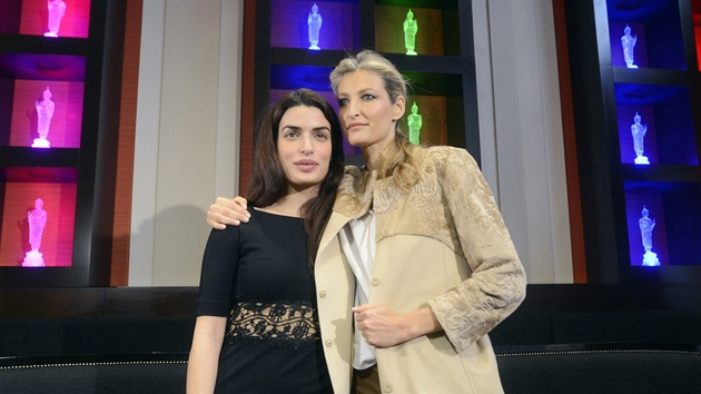 Host Plesu v Opee 2013: hereka Tonia Sotiropoulou a patronka Nadace Terezy Maxov dtem Tereza Maxov
